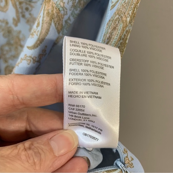 Ecote blue sleeveless spaghetti strap asymmetrical paisley blouse.‎ Size XL - Picture 11 of 12